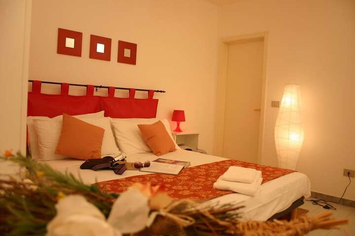 Room 2 of 30
