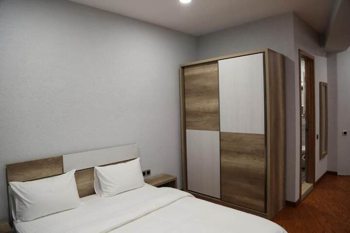 Room 6 of 39