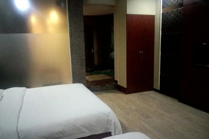 Yuhuchun Hotel Chain