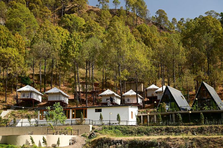 Paradise Pool Resort in Nainital