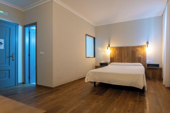 Room 28 of 79