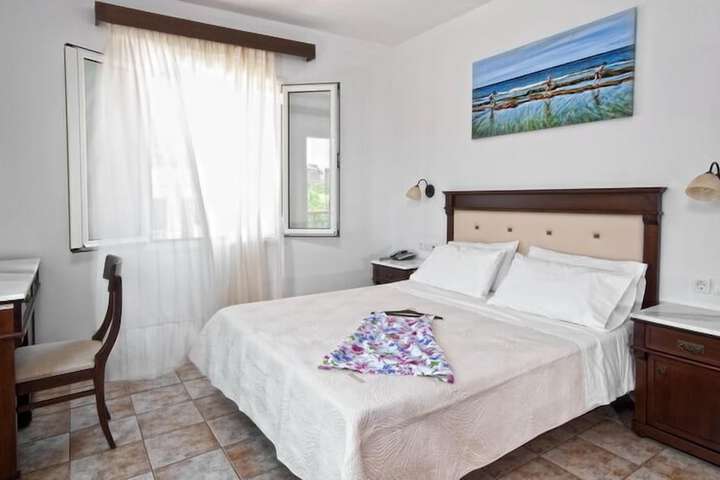 Room 21 of 37