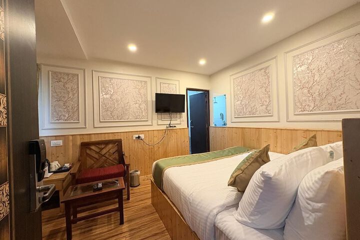 Room 5 of 50