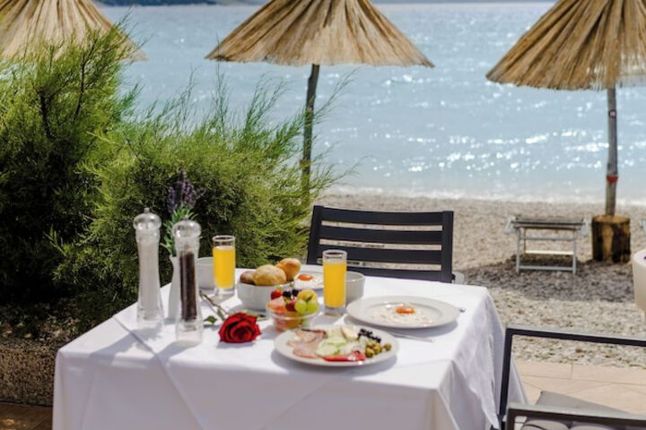 Breakfast/Coffee Service 168 of 235