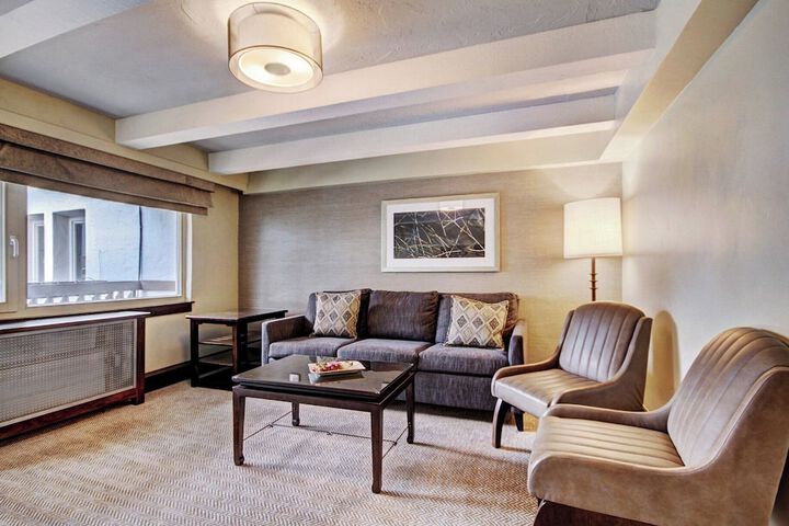 Room 176 of 302