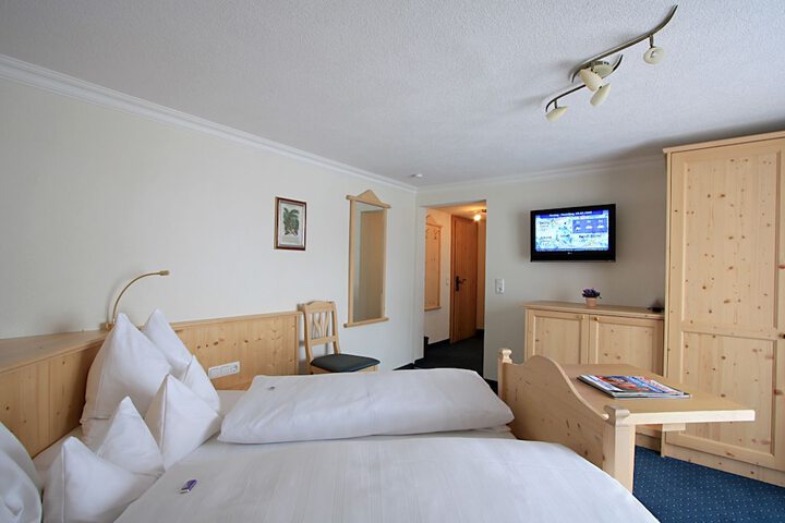 Room 6 of 44