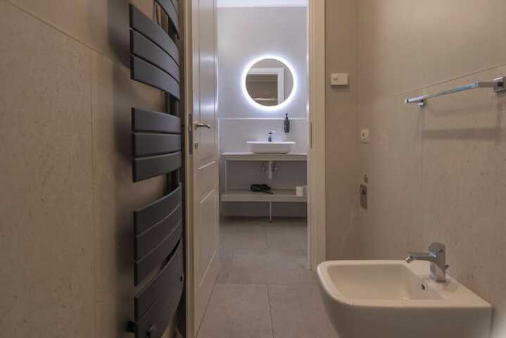 Room 12 of 15