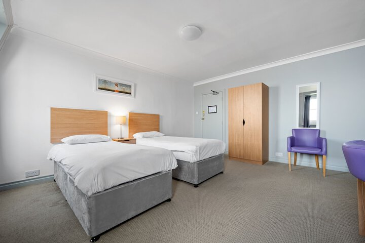 Room 16 of 74