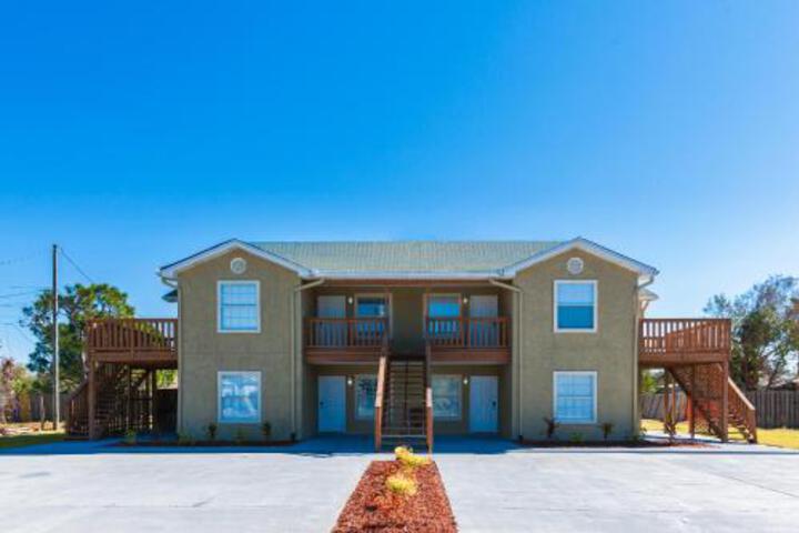 Wisteria Townhouse Unit a Townhouse in Panama City Beach, FL