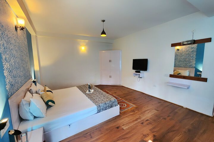Room 5 of 56