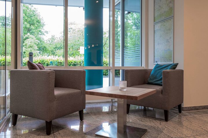 Entrance & Lobby