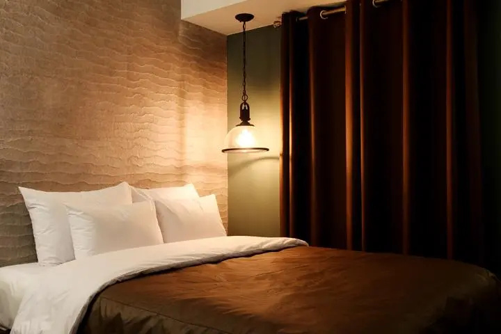 Room 4 of 10