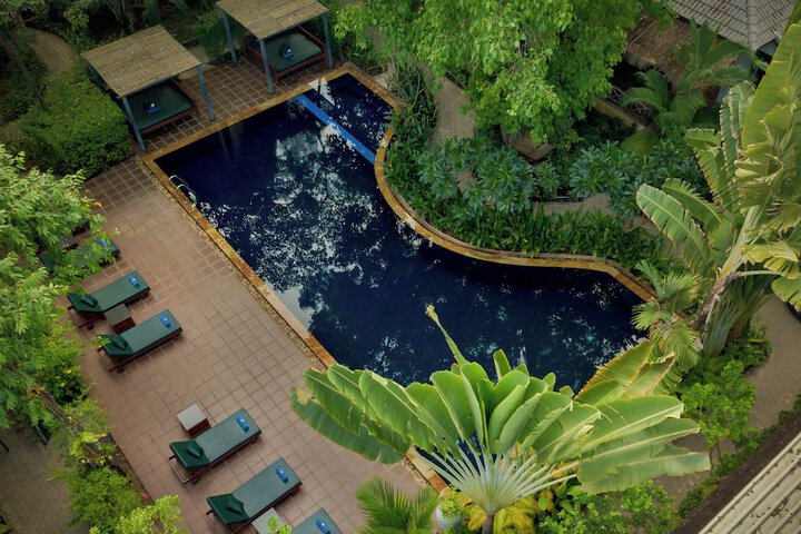 Pool 76 of 157