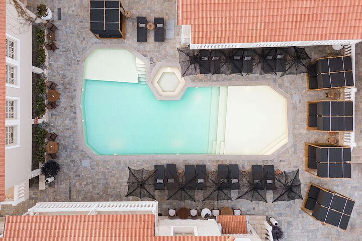 Pool 59 of 107