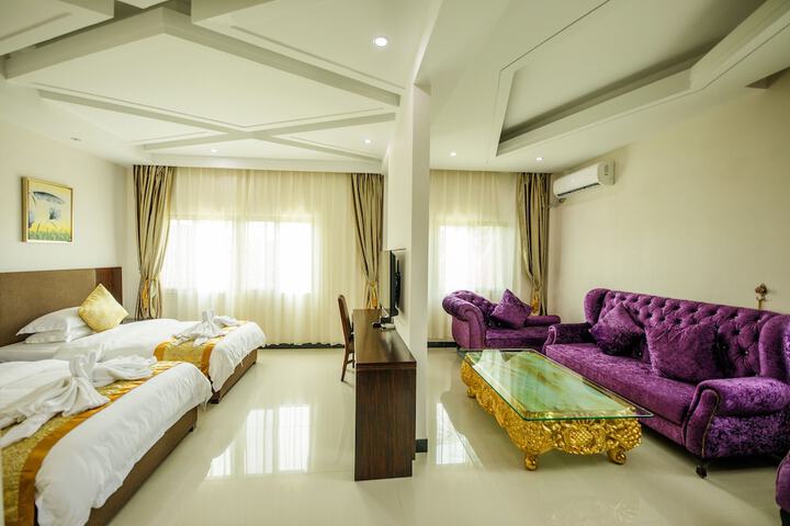 Room 5 of 13