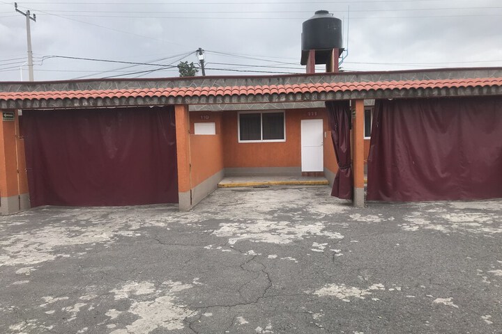 Room 3 of 34