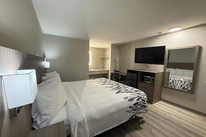 Room 8 of 26