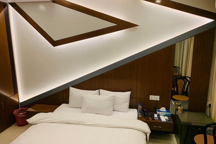 Room 29 of 63