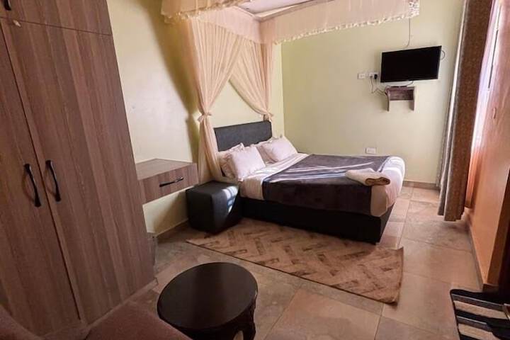 Room 6 of 30