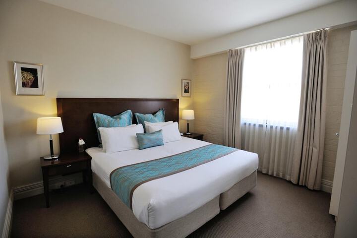 Room 8 of 37