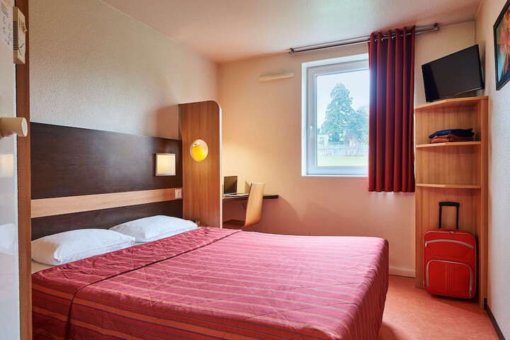 Room 6 of 24