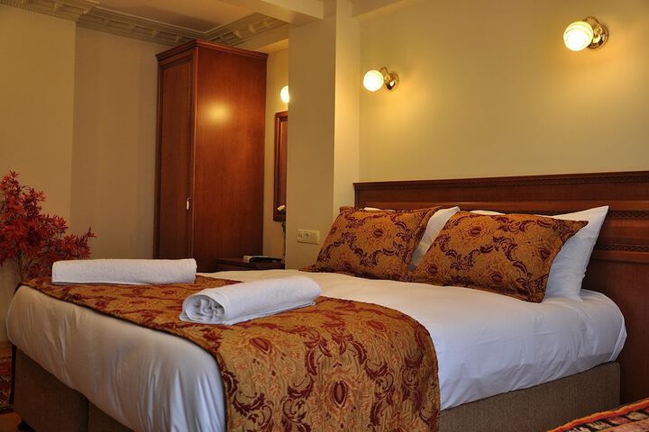 Room 3 of 26
