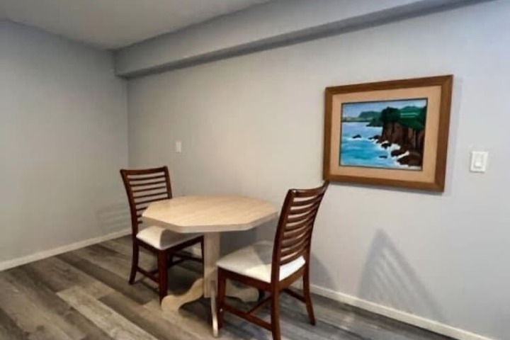 Room 27 of 69