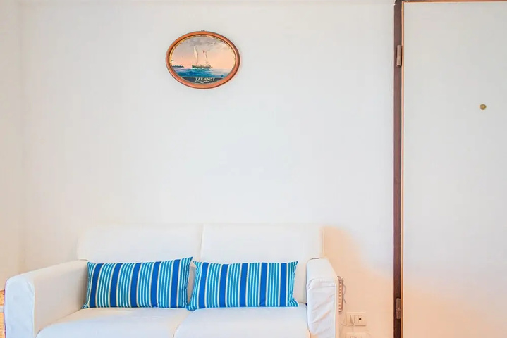 Room 4 of 20