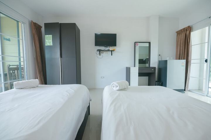 Room 25 of 104