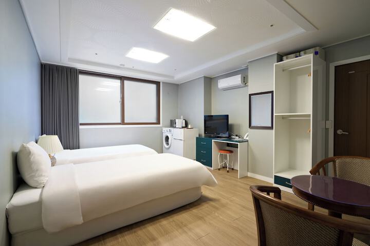 Room 6 of 29