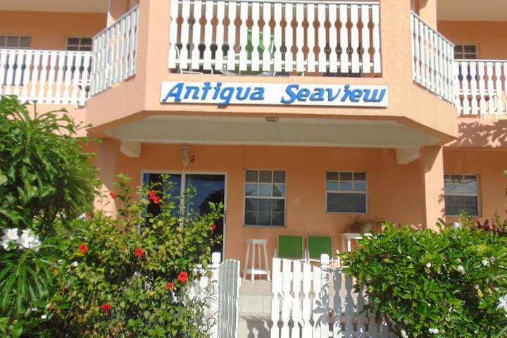 Hotel 2 of 193