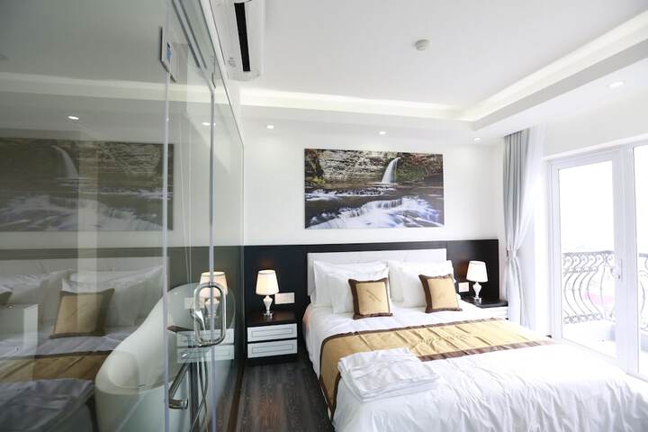 Room 7 of 79