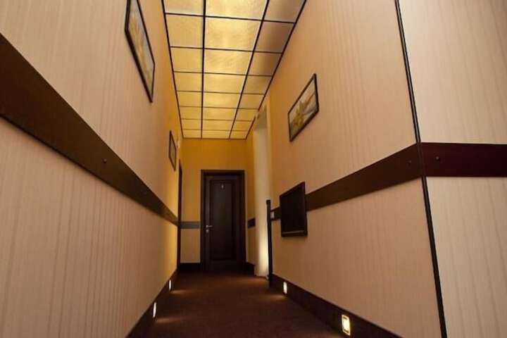 Ballroom/Hall 29 of 30
