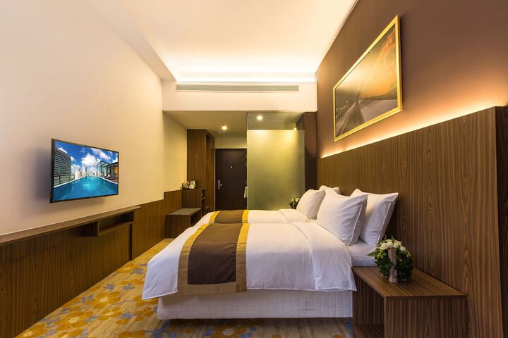 Room 18 of 53