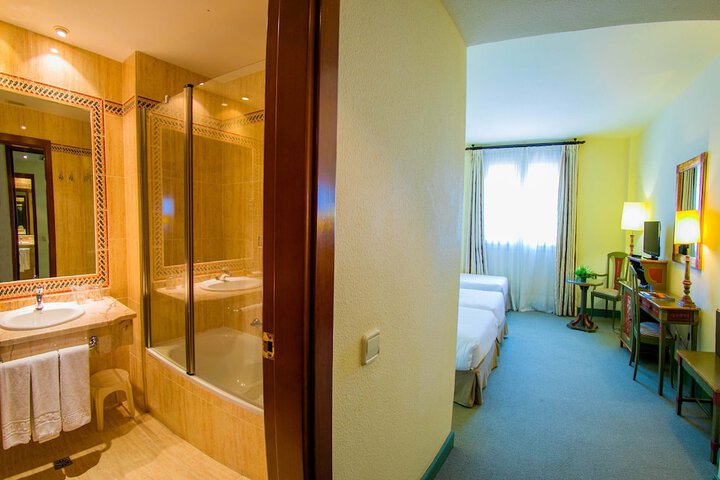 Room 18 of 36