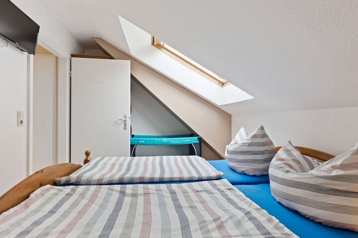 Room 5 of 39