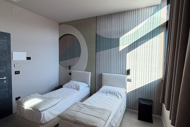 Room 16 of 54