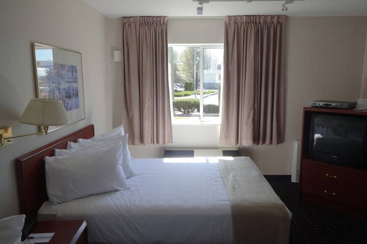 Room 7 of 38