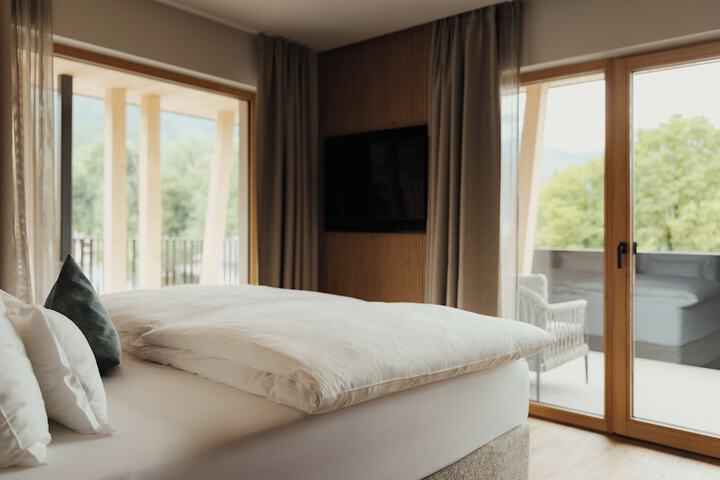 Room 42 of 129