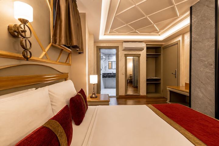 Room 51 of 84