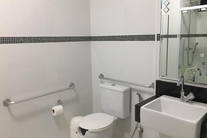 Room 32 of 44