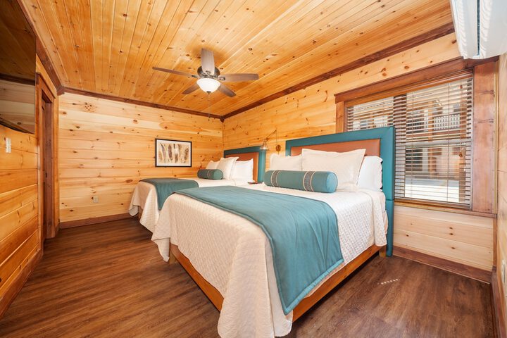 Superior Room 1 Queen Bed (33 of 168)