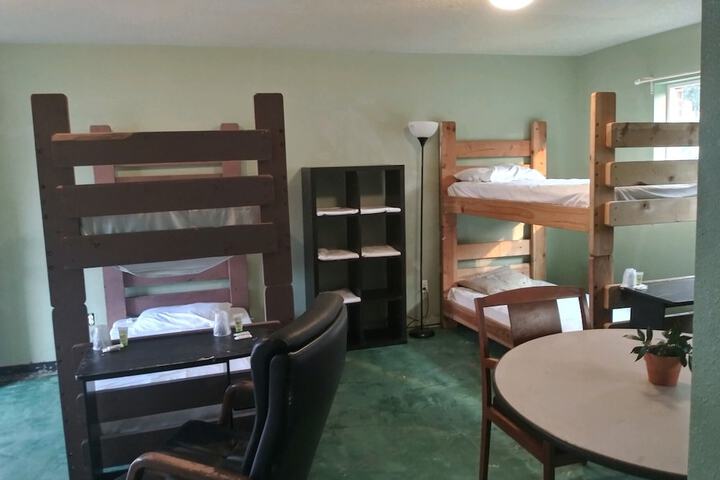 Room 8 of 30