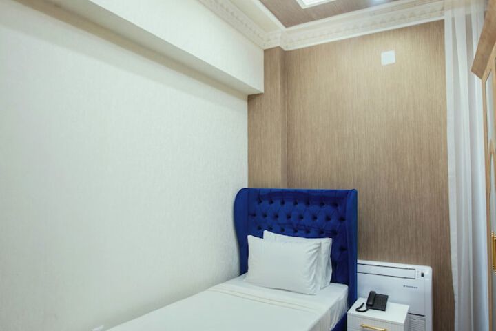 Room 17 of 34