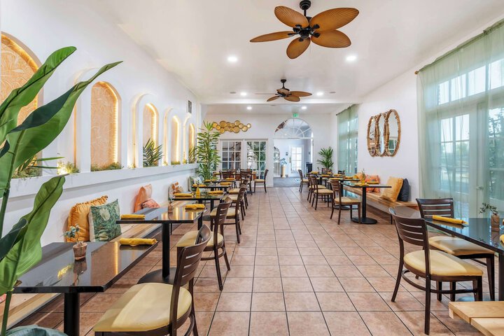 Breakfast area