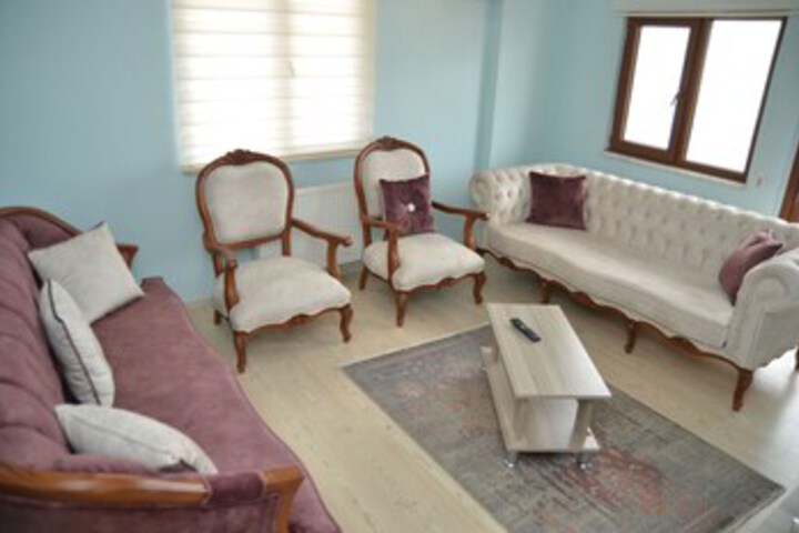 Room 6 of 25