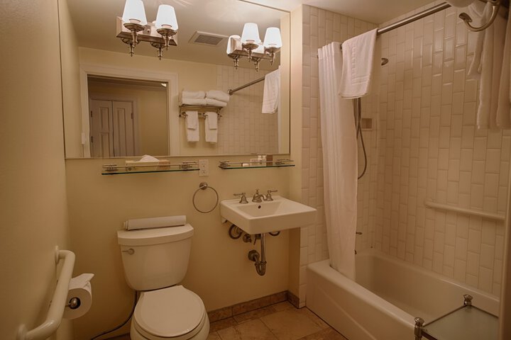 Room 183 of 231