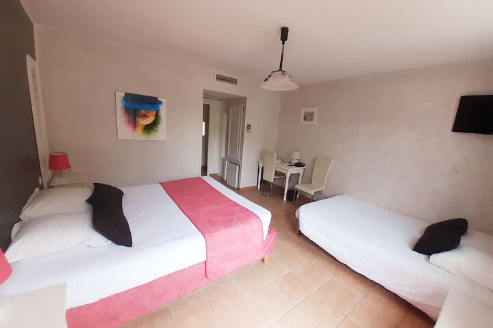 Room 14 of 49