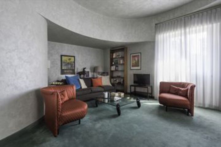 Room 21 of 28