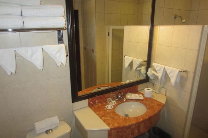 Room 17 of 23